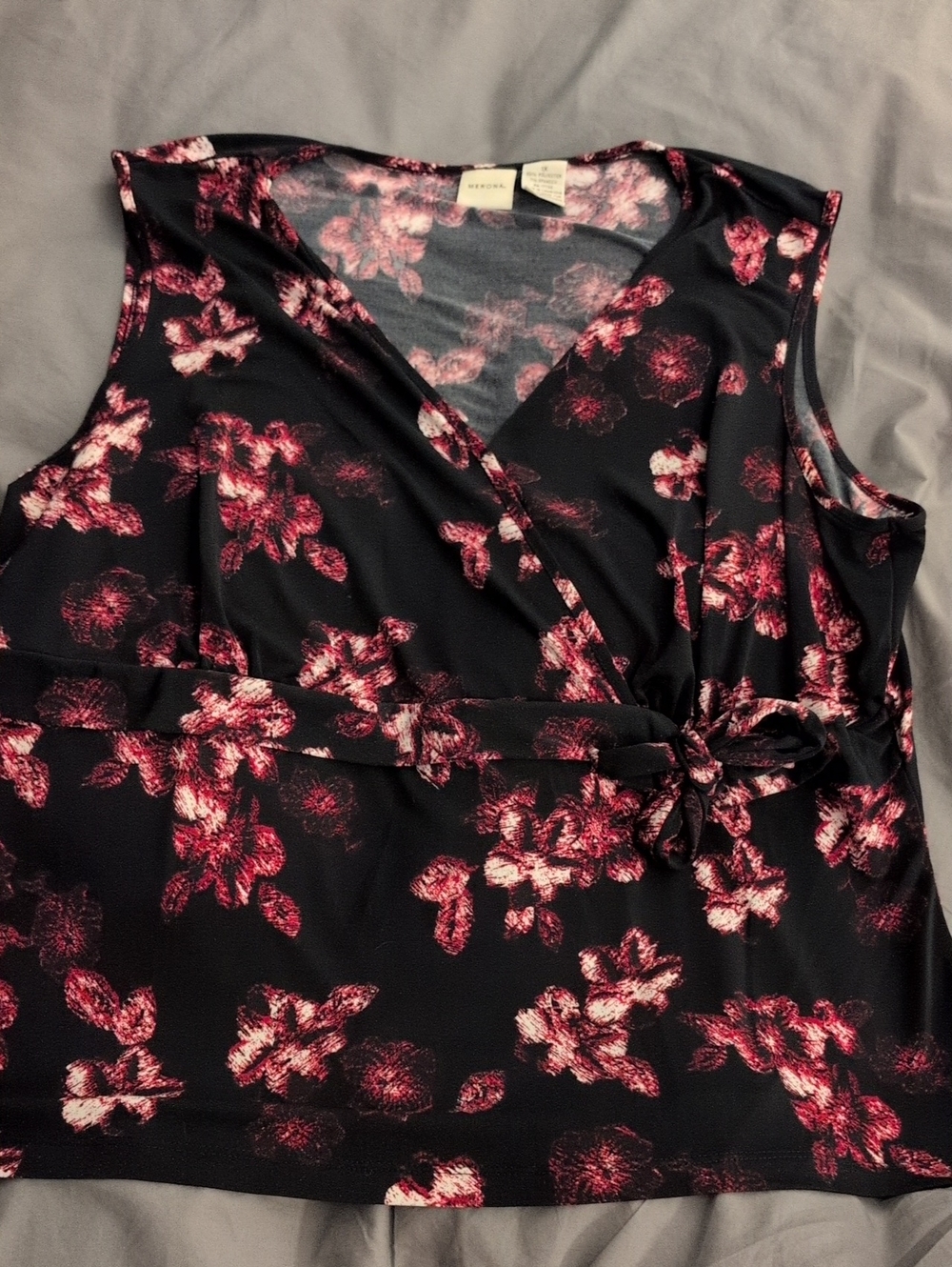 Merona Size 1x Sleeveless Floral Top - Black with Pink Floral